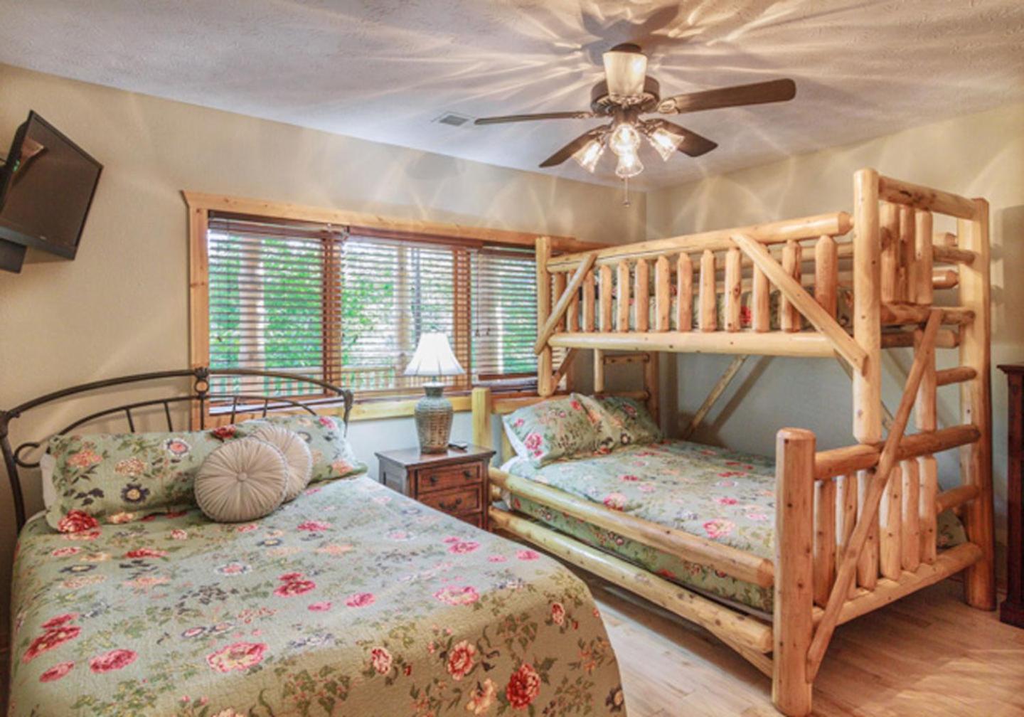 Big Bear Ridge Lodge - Breathtaking Mountain Views And Private Forest Scenes In Amazing Large Log Cabin Gatlinburg Zewnętrze zdjęcie